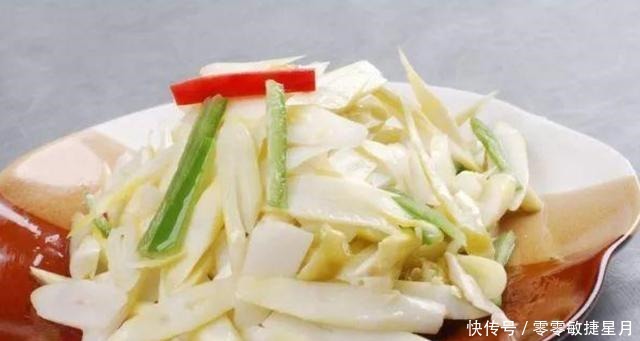 水生植物|河边长出的“烤肠”,水下隐藏着美味,30元一斤,很多人不知能吃!