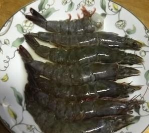 不能出门在家做什么简单营养又美味,送您蒜蓉明虾,吃不胖的肉菜