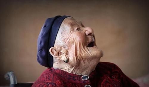 老年人|血液稠不稠不用去医院,看身上这两个处一目了然,老年人莫轻视