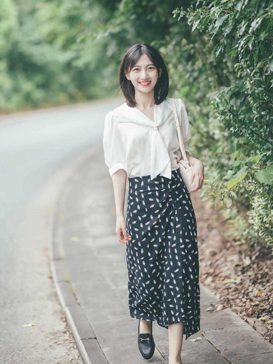 知性|简约利落的通勤穿搭示范,雪纺衬衫配半身裙温柔简约,知性大方