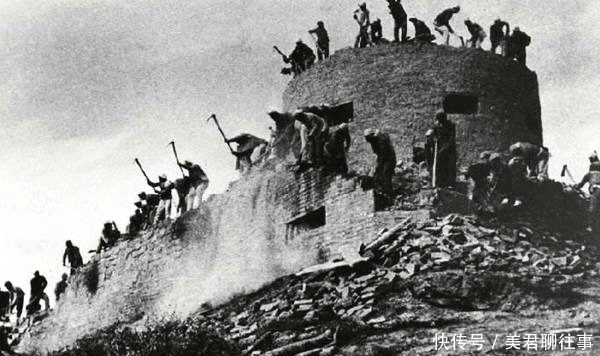 解决|日军躲在炮楼里，我军士兵久攻不下，一位农民路过解决炮楼