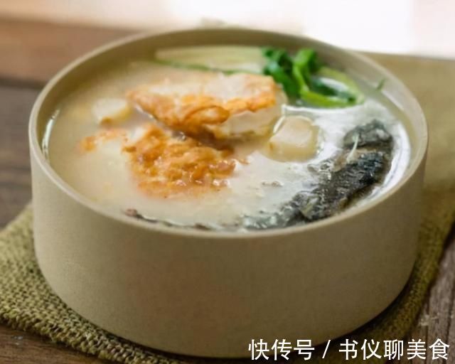 一日三餐|炖鱼汤,牢记“2加2不加”,保证浓白鲜美,没腥味,更香更营养
