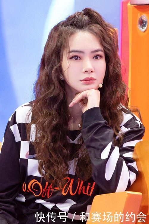 有种“整容“叫年底烫头!这3种卷发时髦显脸小,新年美出新高度