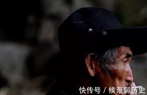 溥仪皇帝$这位老人自称是太监养子,拿出一个宝贝证明身份,专家估值数百万