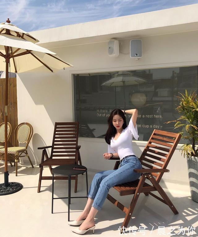 小蛮腰|第一次看到这样身材的女教练，前凸后翘马甲线完美身材性感撩人