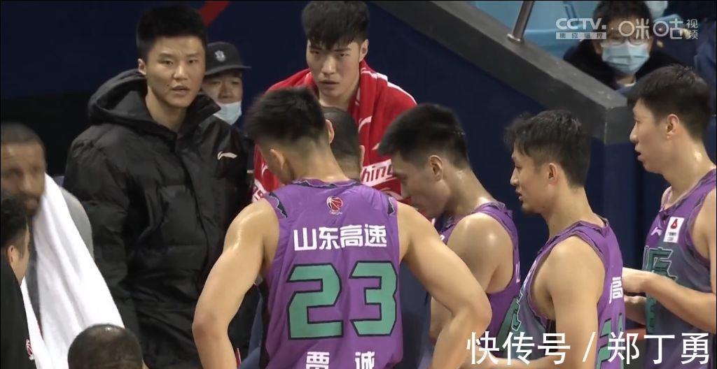 山东队|陈培东哈德森合砍54分,吉伦沃特拿到20分,山东男篮险胜江苏队