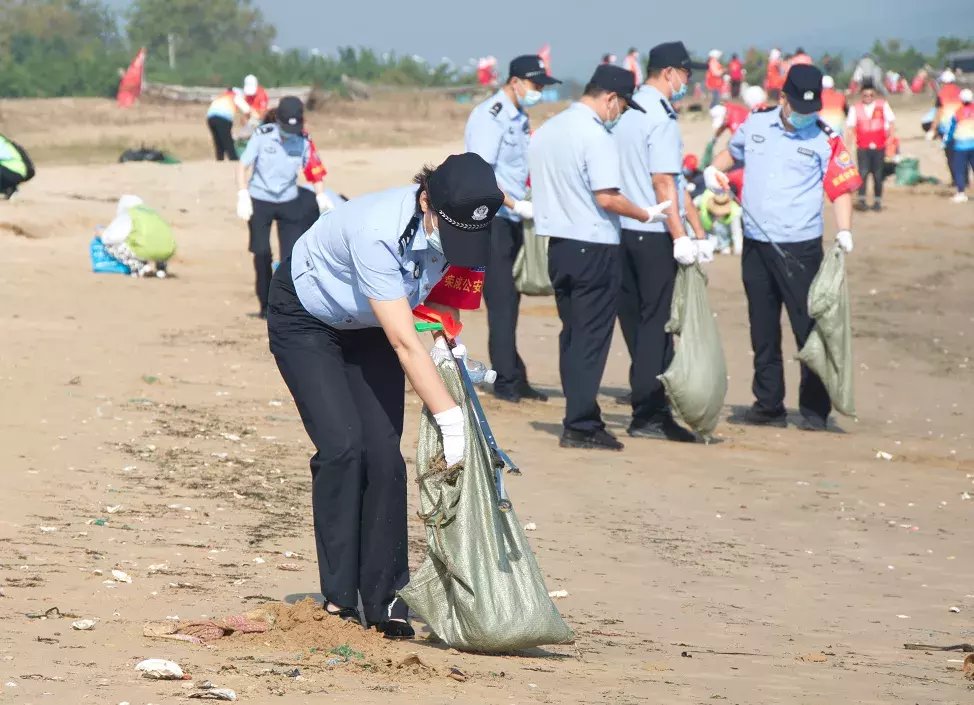 志愿者|威海荣成开展“守护海岸线”志愿服务活动
