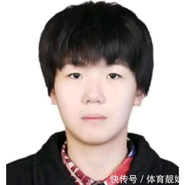 扣球|16岁天才接应加盟豪门！身高1米9扣球凶狠，女排找到龚翔宇替身