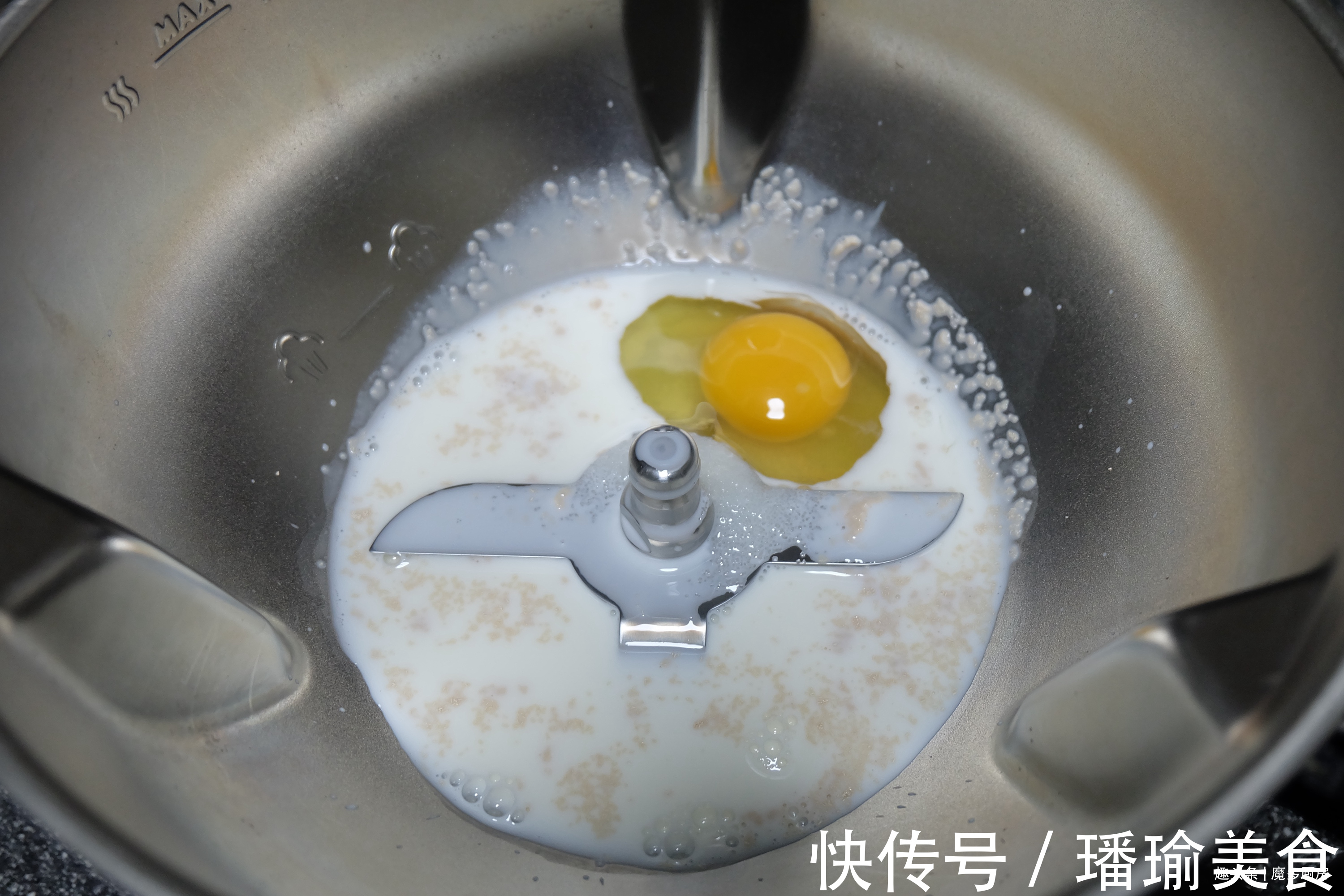 发酵|孩子要吃毛毛虫面包,时间短也能做,一次发酵无油低糖,香软拉丝