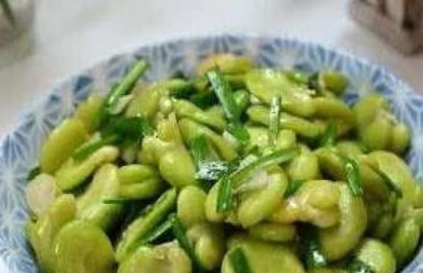 此菜堪称“补钙小王子”，孩子常吃，促进骨骼增长，大脑更聪明！
