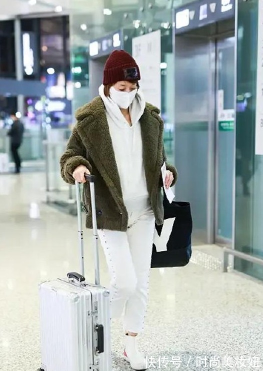 时尚|马伊琍单身后越来越会穿了,紫色卫衣配卫裤时尚减龄,哪像45岁