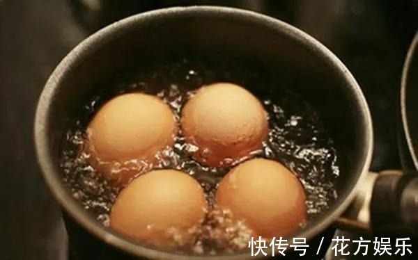 没人告诉你“激素鸡蛋”长啥样,教你2招快速辨别,赶快告诉家人