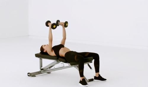 性感|生娃不是身材差的借口，二胎身材依旧性感火辣，一组瘦身动作给你