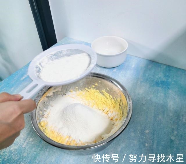 原味曲奇饼干,酥脆香甜,自己吃送人都不错!