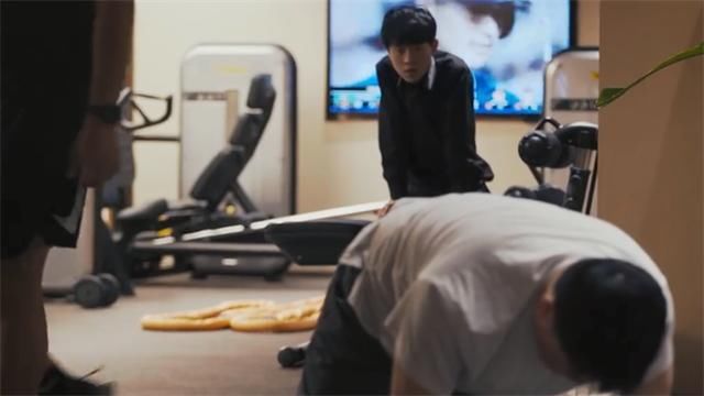 回应|Uzi复健效果明显，直播正面回应复出传闻，三个字让粉丝心酸
