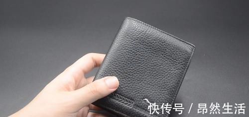 真假皮革难辨别?学会这个小窍门,再也不怕买到假的,涨知识了