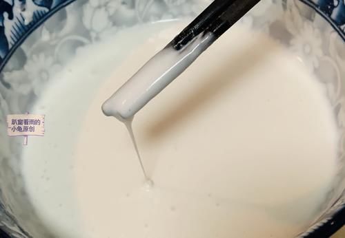 教你制作经典小吃驴打滚的详细教程，简单实用，只要掌握几个窍门一学就会