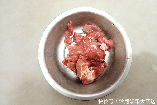 2茶匙|75岁的老妈隔三差五吃这菜，脸色红润精神气儿十足，鲜嫩又清爽