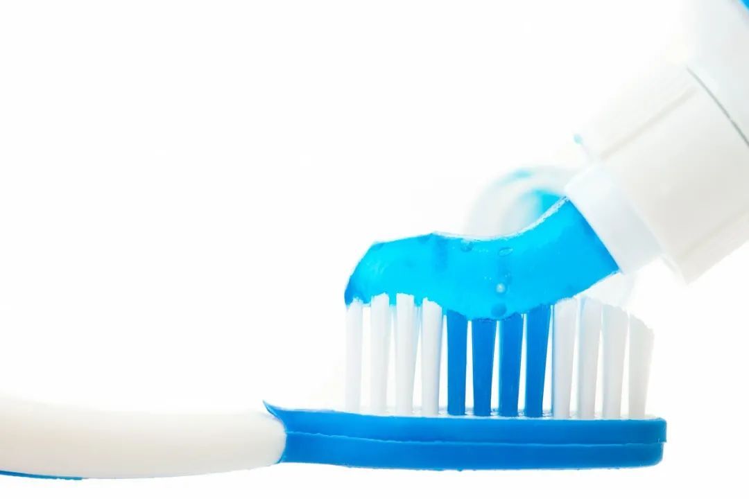 牙膏|牙膏会产生“耐药性”？要经常换吗？