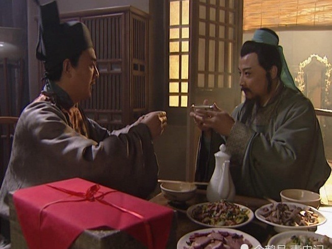 鲁智深|金圣叹何以说林冲是上上人物?看林冲手里的东西就明白了