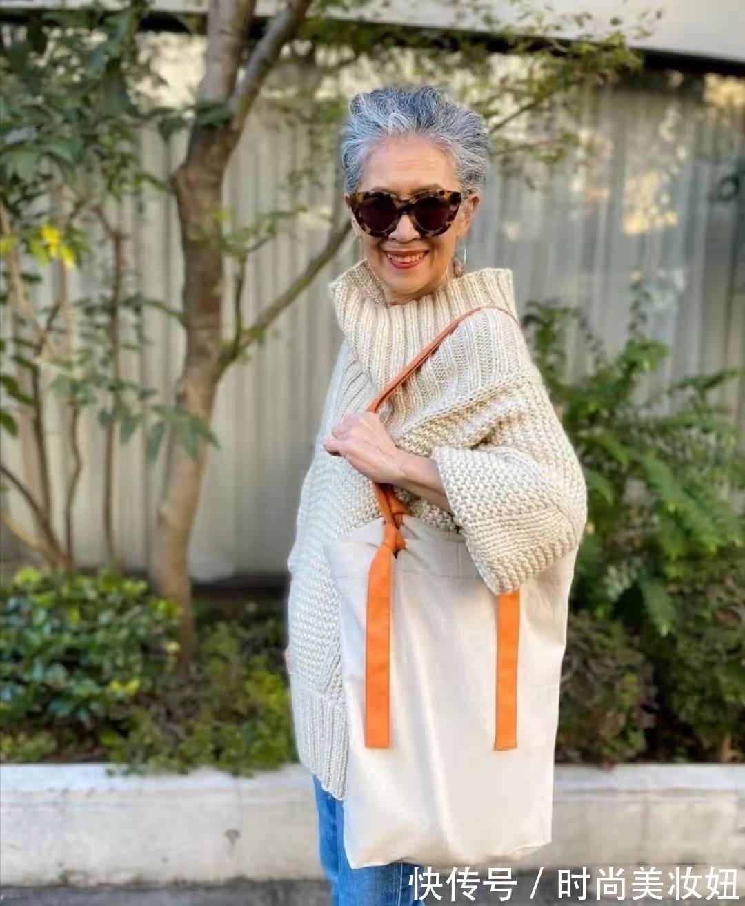 大长腿|精致的女人从不在乎年龄,看这位71岁奶奶的打扮,精致洋气
