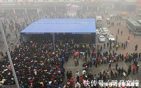 意识|“妈妈,为什么她能插队?”父母的回答,影响孩子的未来