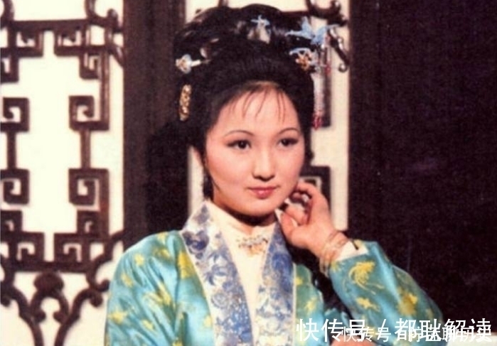 贾琏&红楼梦中,平儿温柔懂事,却痛骂了这个人,纵观整件事,确实该骂