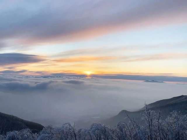 云海|冰雪相伴的日出云海，仙境也不过如此