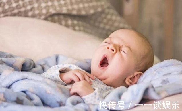 宝宝|宝宝睡醒后是大哭还是自己玩耍？这种表现说明宝宝聪明，智商更高