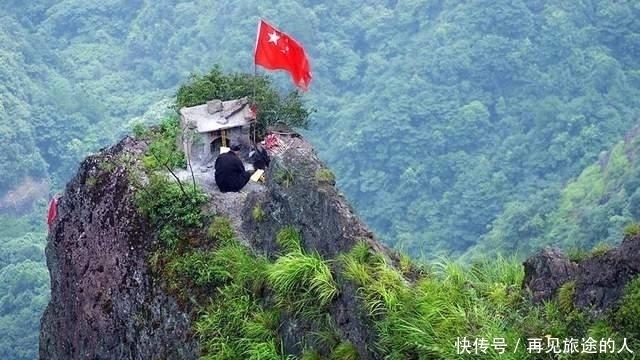 武当山上的“夺命”香炉，百年来殉命者不计其数，现在稍有改动