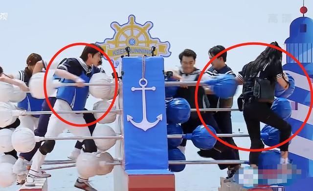 蔡徐坤跟吴宣仪玩搏击,谁留意到蔡徐坤举动“钢铁直男”没错了