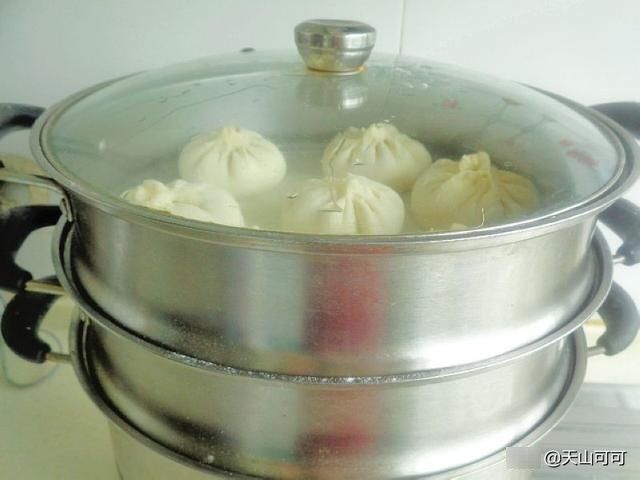 五香粉|用茄子做包子，汁多鲜美，好消化，一家老小都可以吃