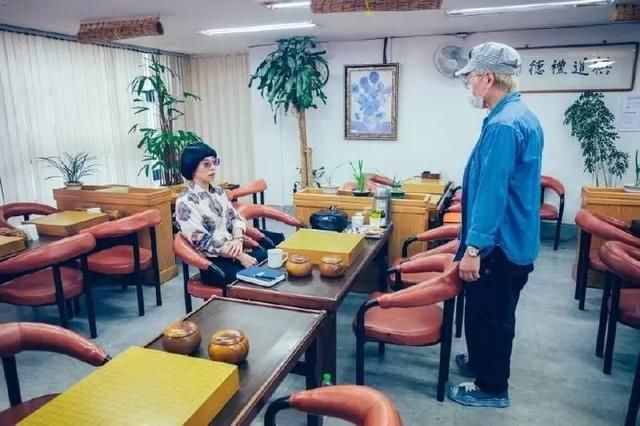 RM资讯：大神上班饭拍！狗哥INS相关！愚人节告白刘在石