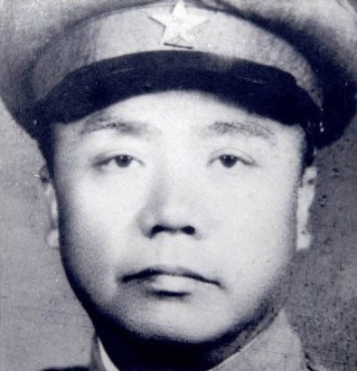 张学良|张学良被软禁后,他的一个部下告诉蒋介石:你敢动少帅,我就敢动你