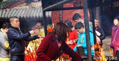 去寺庙烧香礼佛时,有五个禁忌你知道吗?不清楚的可以看看!