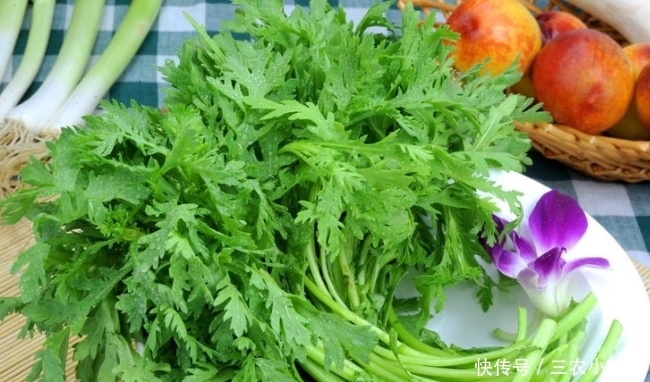 乡下一种植物野菜，俗称“皇帝菜”，曾经专属佳肴走进火锅店
