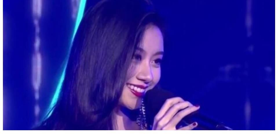 张碧晨|伍珂玥《好声音》首播惊艳，唱功虽未被质疑，李克勤的话却说到点上