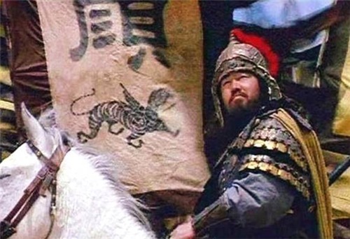 关羽|关羽是怎样斩颜良的正史老老实实的记载，却比演义还吓人