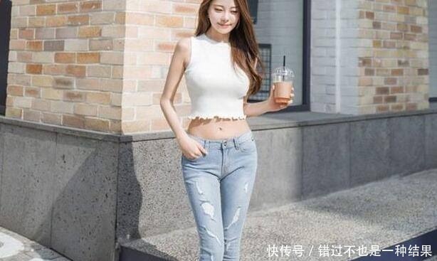 知性优雅的牛仔裤美女，年轻又漂亮，展现浪漫情怀！