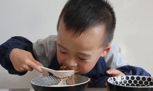 脾胃|孩子身高的“助长器”发现了,不是牛奶,孩子若爱吃,长肉长高