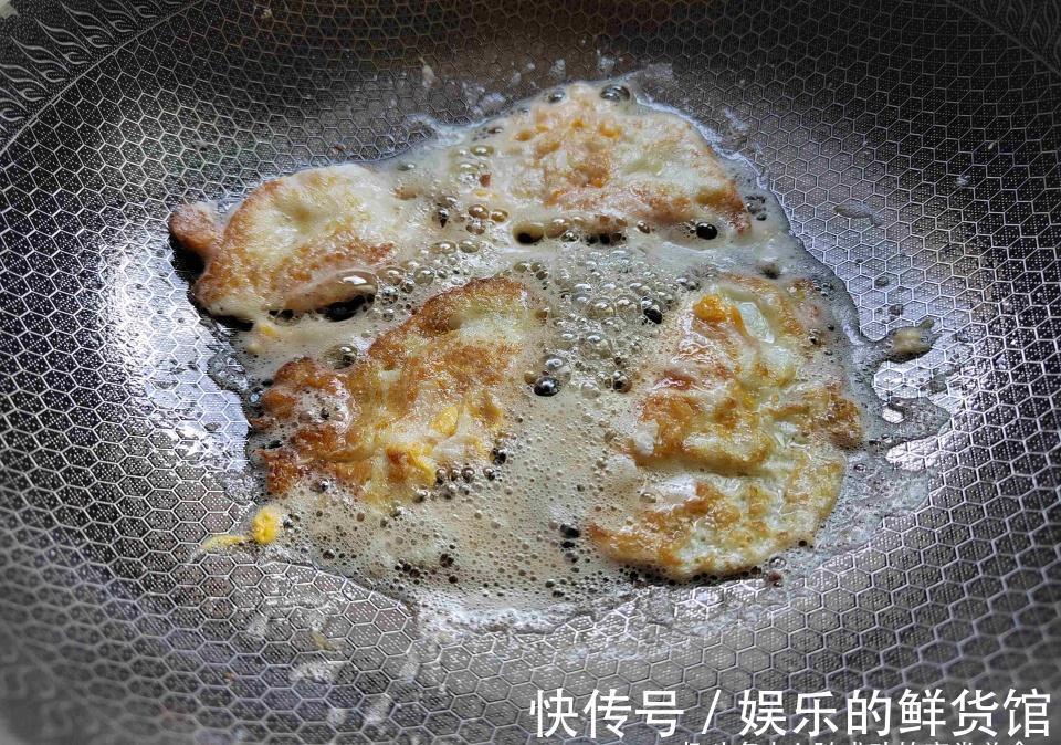 美白|秋季干燥,皮肤不好多喝这汤,滋润又美白,一周3次,皮肤更水灵