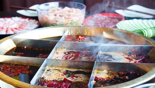 全国最爱吃辣的这几个省,有的把辣子当菜吃,你觉得谁最能吃辣