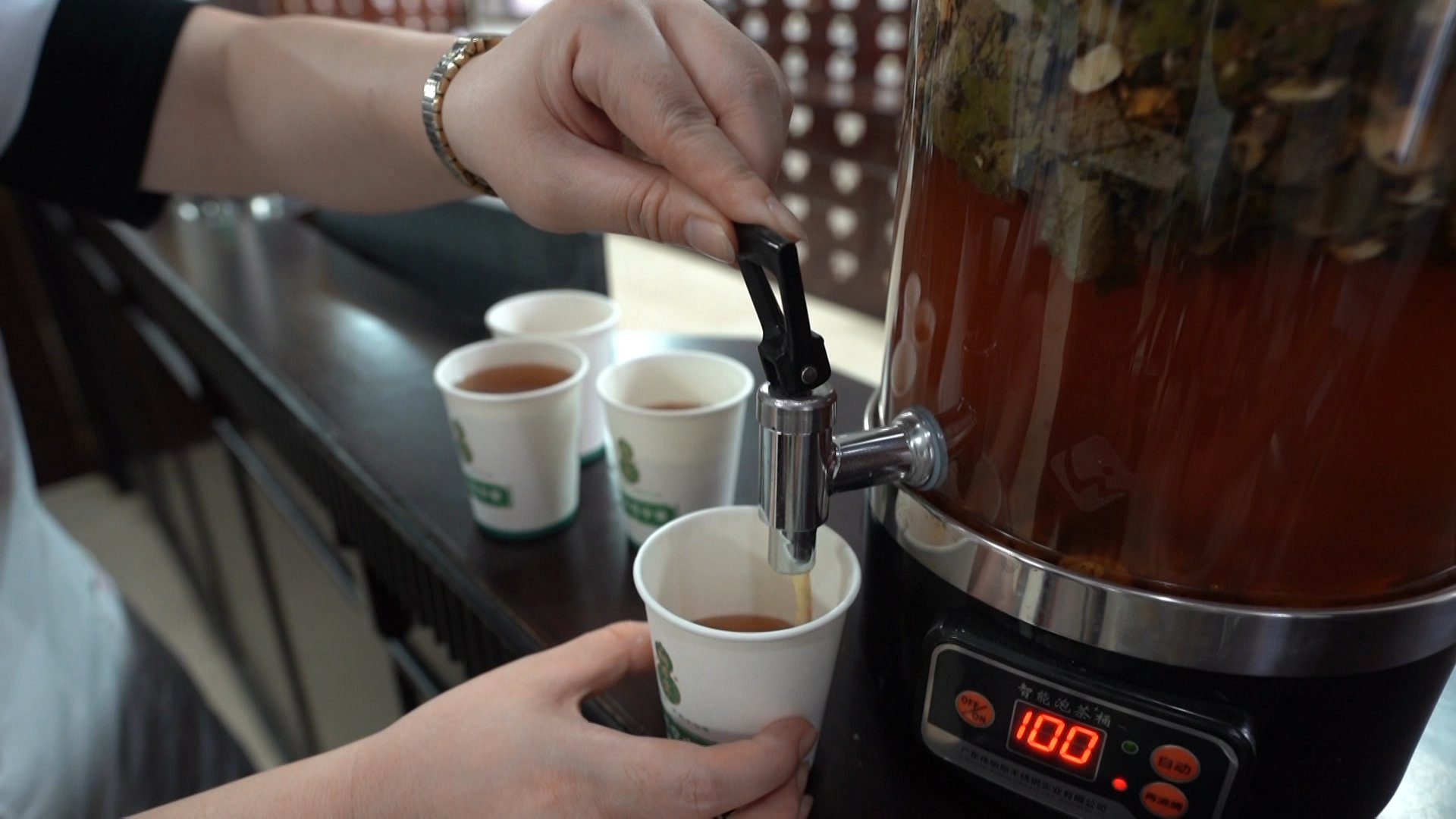 奶茶|喝完了秋天的第一杯奶茶 来试试防疫凉茶吧！