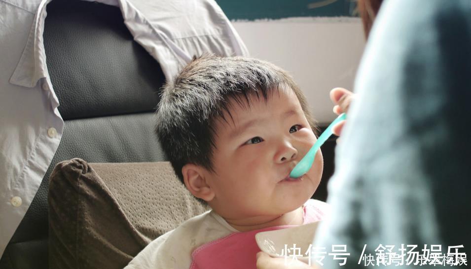 消化不良|宝宝多大能吃“大人饭”医生这个年龄前别乱喂,影响脾胃健康