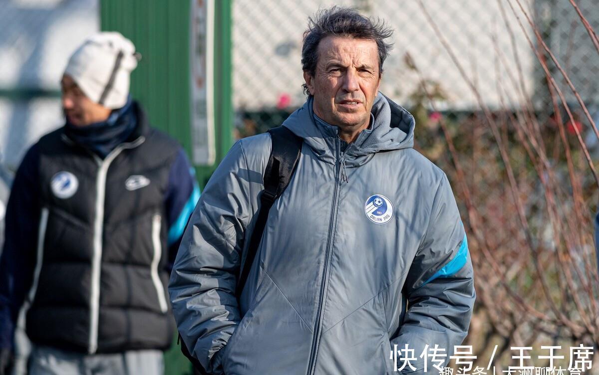 国足|好消息,前中超球队大连人做出正确决定!国足李霄鹏或能有收获