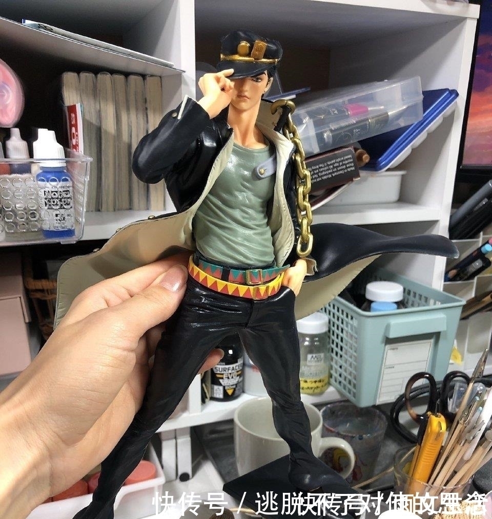 荒木|网友二次改造手办,按个人喜好给手办做涂装,立体手办像纸片