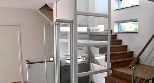 电梯|第一次见外国人的家用小电梯，不用留电梯井，感叹太方便了