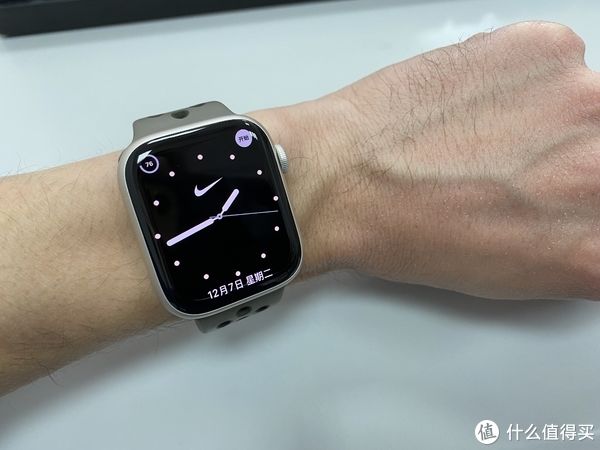 iphone|我的跑步装备 篇一百一十五：完全可以当跑表！Apple Watch S7 Nike 45mm蜂窝版（附与5代对比）