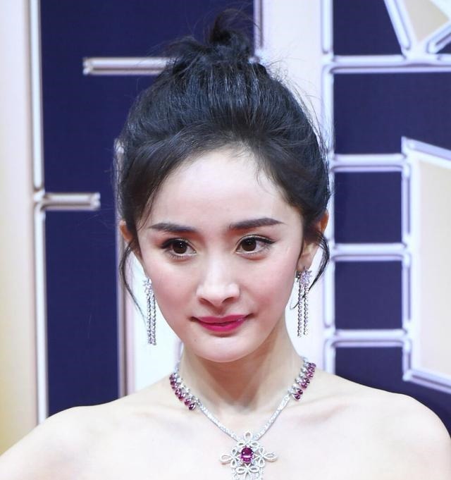 指日可待|王者荣耀梦泪和杨幂双排,粉丝戏称梦泪进军演艺圈指日可待!