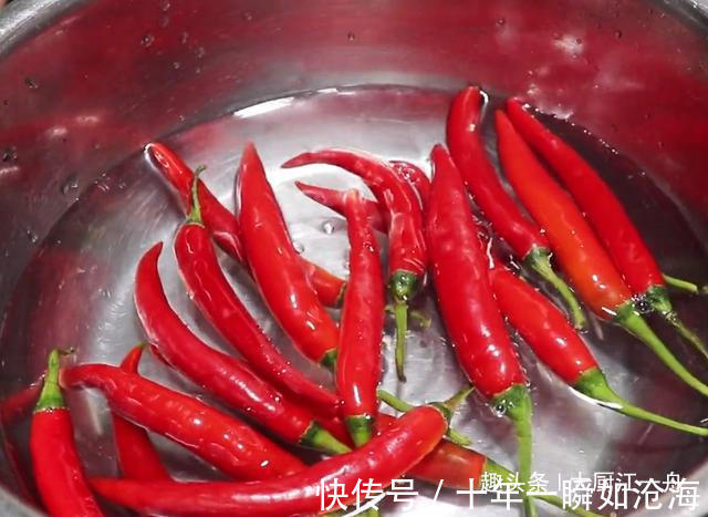 这才是炒牛肉的正确做法，牛肉鲜嫩多汁还不柴，香辣又下饭